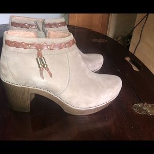 Dansko Women's Dabney Boot